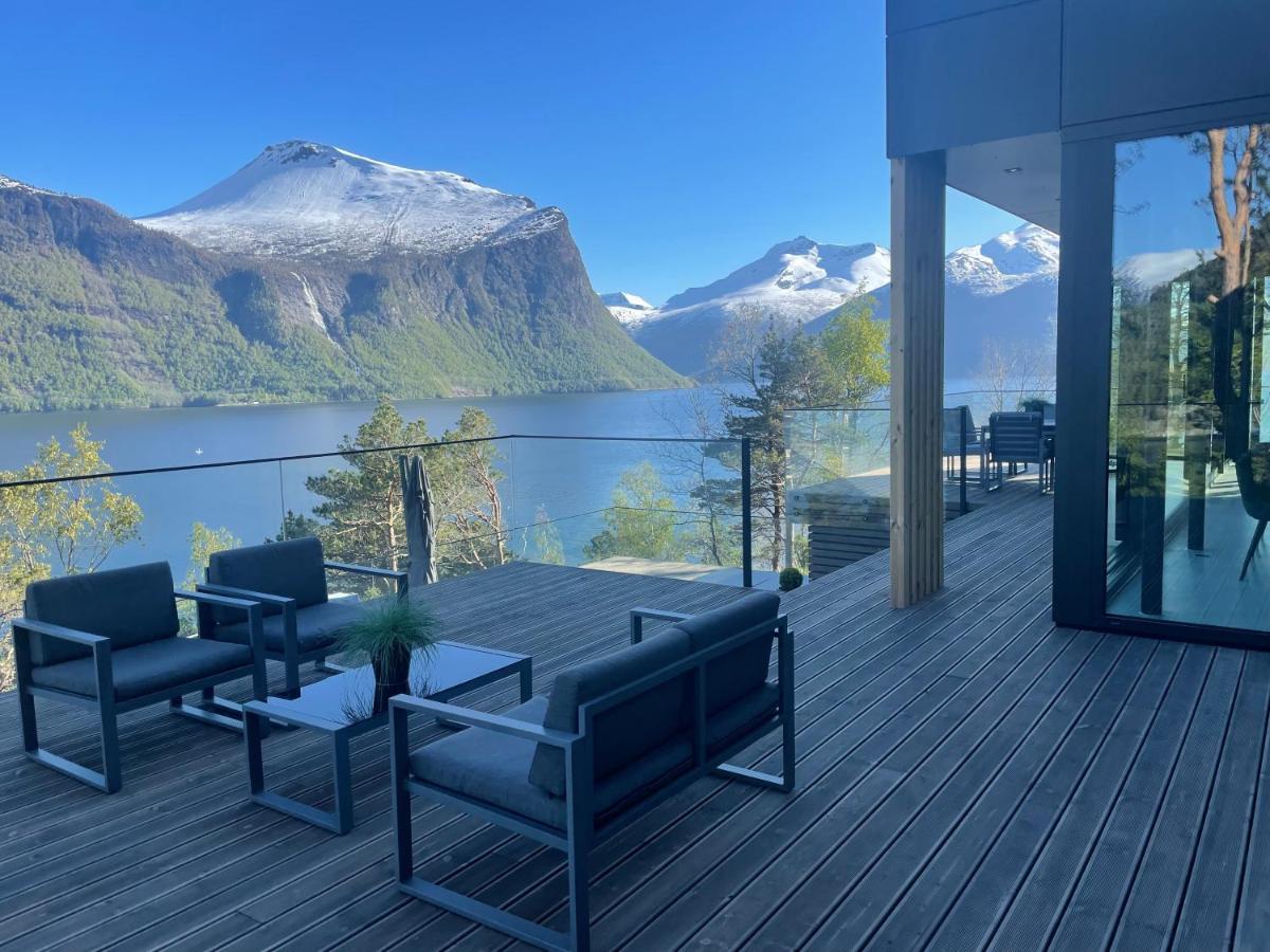 Kristina / Andalsnes * Torvik